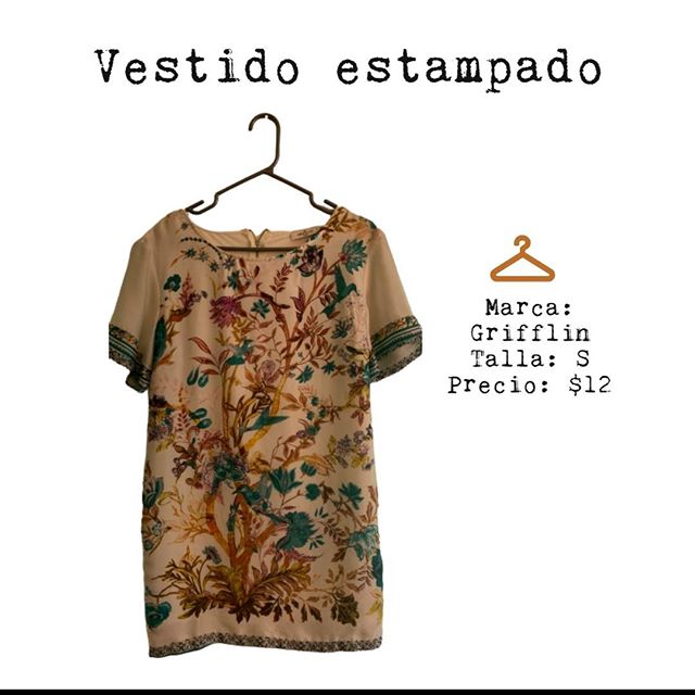 Vestido corto con estampado en fondo color blanco es talla small marca Grifflin. 

#preloveddress #batista